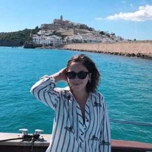 Meet your Posher, Emily